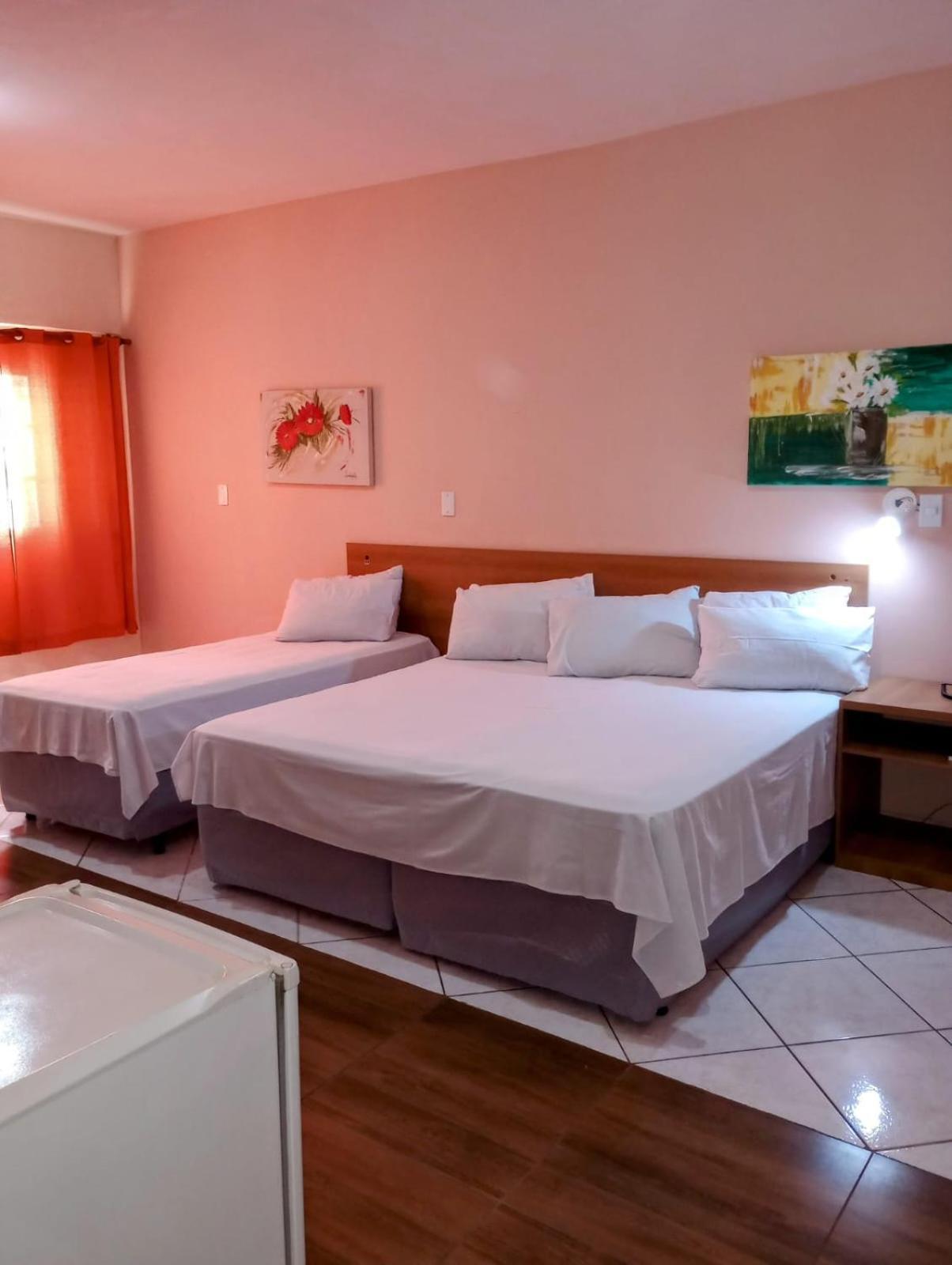Calabreza Hotel E Restaurante Três Corações Kültér fotó