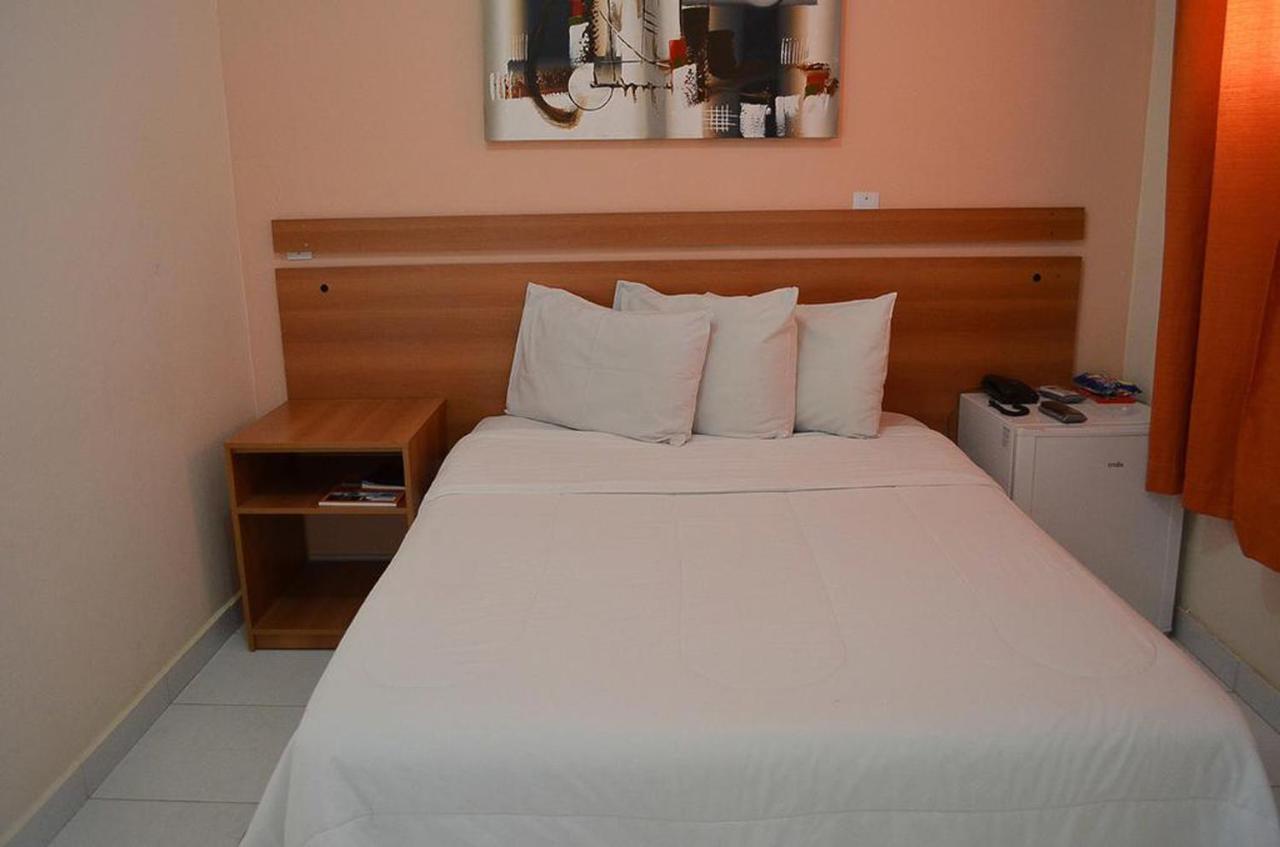 Calabreza Hotel E Restaurante Três Corações Kültér fotó